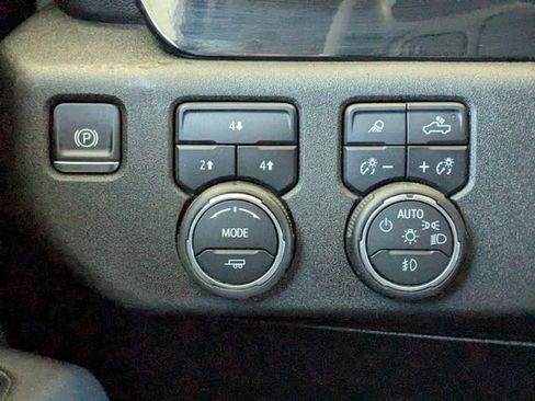 Used 2025 Chevrolet Silverado 2500 LT w/ Safety Package image 20