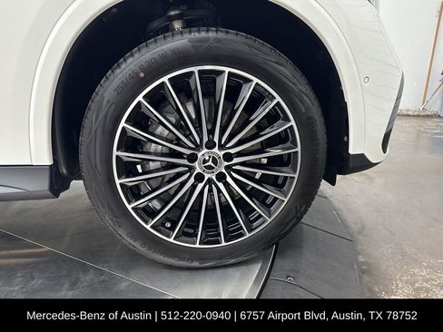 Certified 2025 Mercedes-Benz GLC 300 image 10