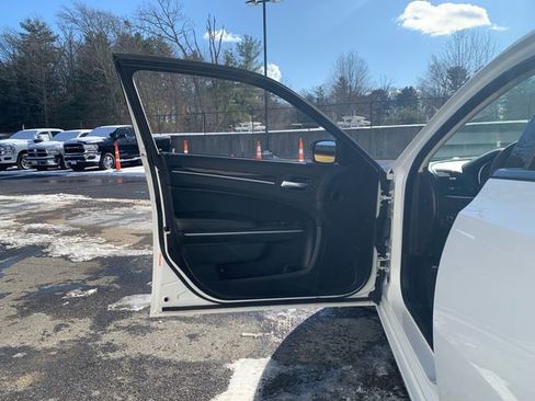 Used 2023 Chrysler 300 Touring w/ Sport Appearance Package image 22