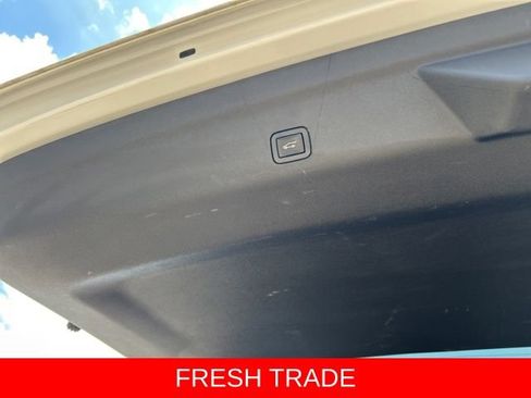 Used 2023 GMC Yukon Denali Ultimate AWD/4WD image 13
