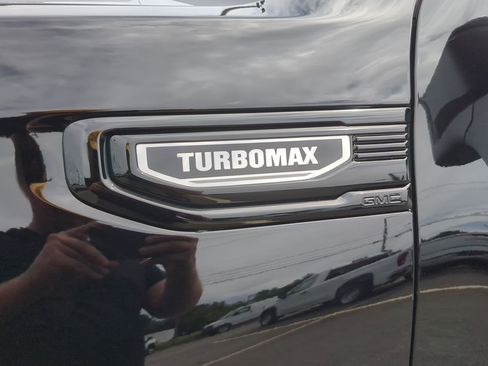 Used 2025 GMC Sierra 1500 Elevation image 31