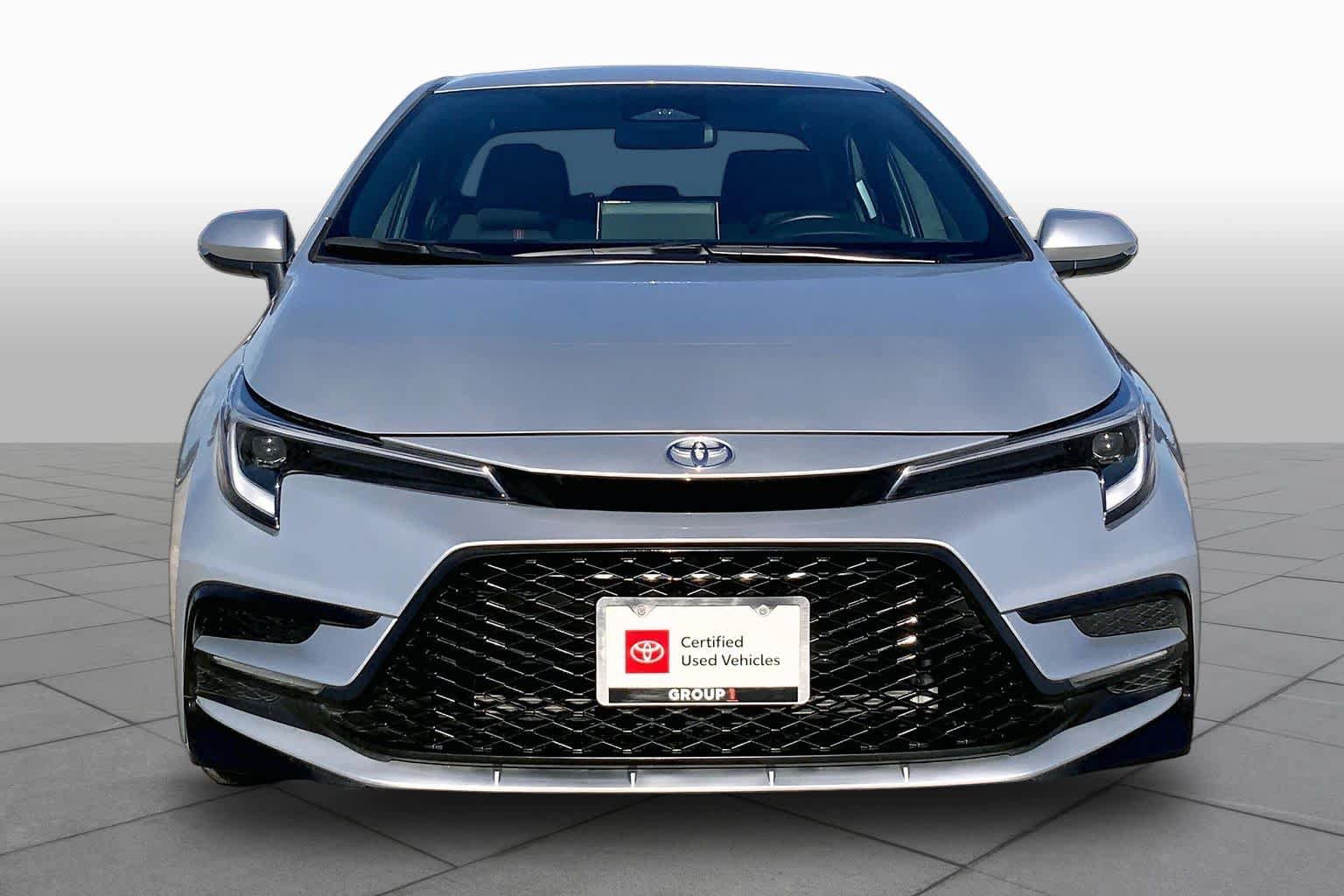Used 2026 Toyota Corolla SE w/ SE Package FWD image 4