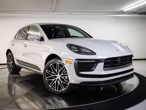 Certified 2023 Porsche Macan AWD/4WD image 9