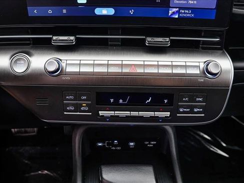 Used 2025 Hyundai Kona SEL image 18