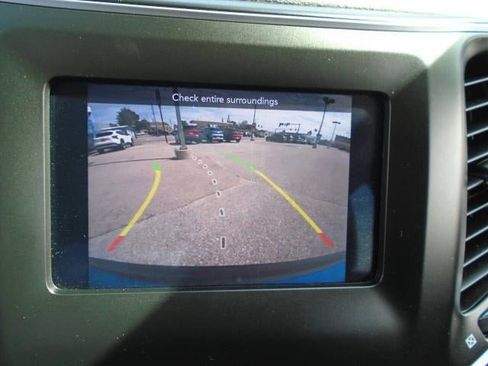 Used 2021 Jeep Cherokee Latitude Plus AWD/4WD image 14