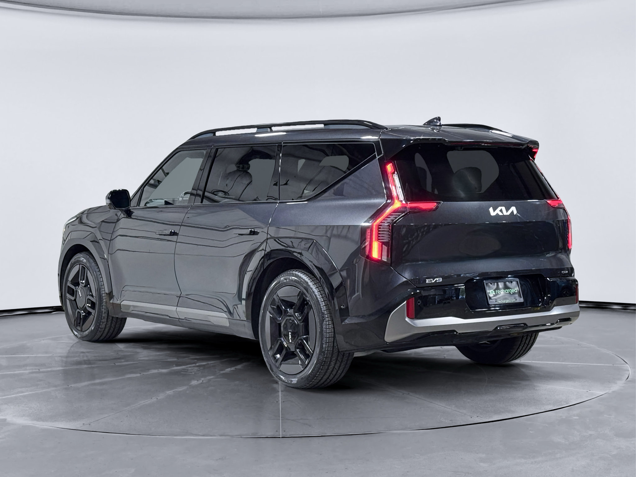 Used 2024 Kia EV9 GT-Line AWD/4WD image 2