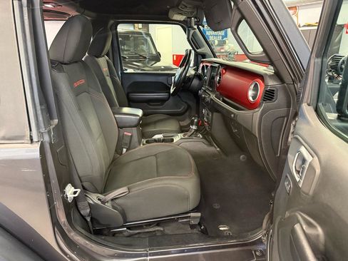 Used 2018 Jeep Wrangler Rubicon AWD/4WD image 37