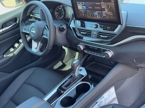 New 2025 Nissan Altima 2.5 SR w/ SR Premium Package image 9