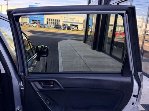 Used 2015 Subaru Forester 2.5i Premium w/ All-Weather Package image 16