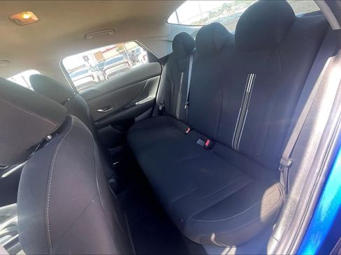 Used 2022 Hyundai Elantra SEL w/ Preferred Accessory Package FWD image 26