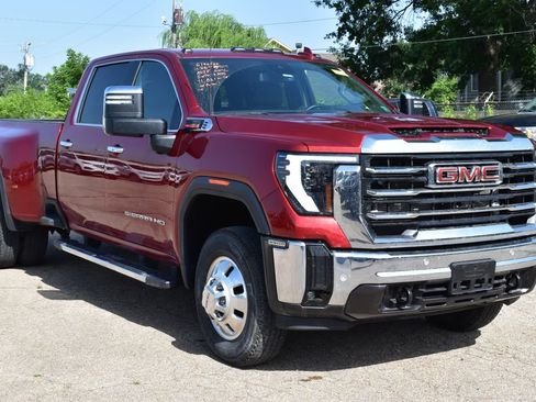 Used 2025 GMC Sierra 3500 SLT w/ SLT Premium Package AWD/4WD image 3