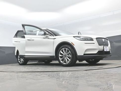 Used 2022 Lincoln Corsair AWD w/ Premium Package image 31