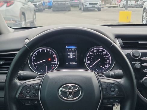 Used 2020 Toyota Camry SE image 15