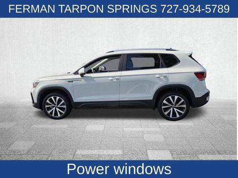 Used 2024 Volkswagen Taos SE FWD image 6