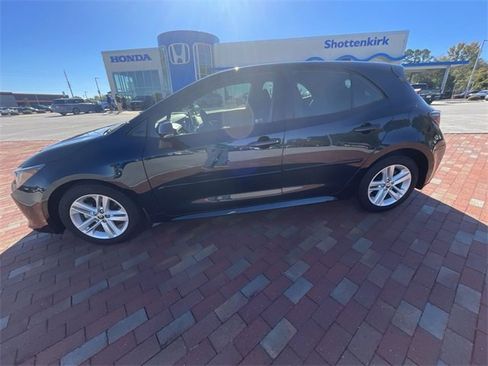 Used 2021 Toyota Corolla SE w/ SE Preferred Package image 33