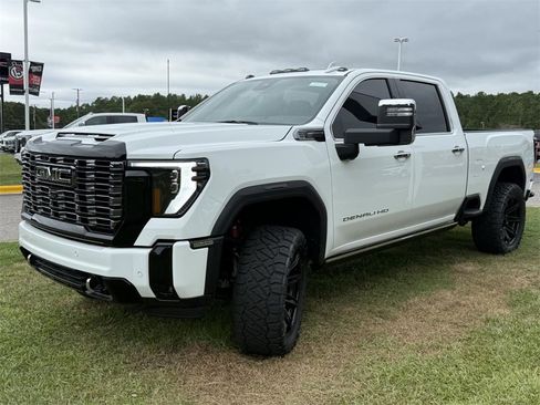 New 2025 GMC Sierra 2500 Denali Ultimate image 2