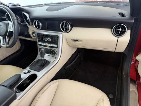 Used 2013 Mercedes-Benz SLK 250 image 18