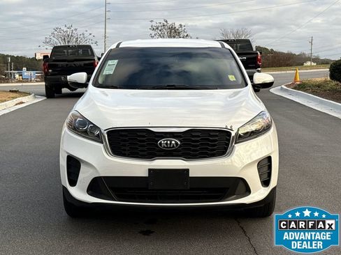Used 2019 Kia Sorento LX image 9