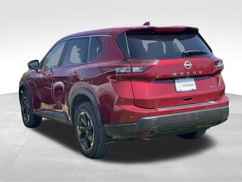 Certified 2025 Nissan Rogue SV AWD/4WD image 5