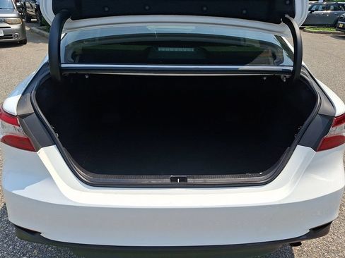 Used 2019 Toyota Camry LE FWD image 29