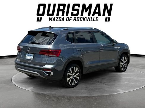 Used 2024 Volkswagen Taos SE FWD image 6