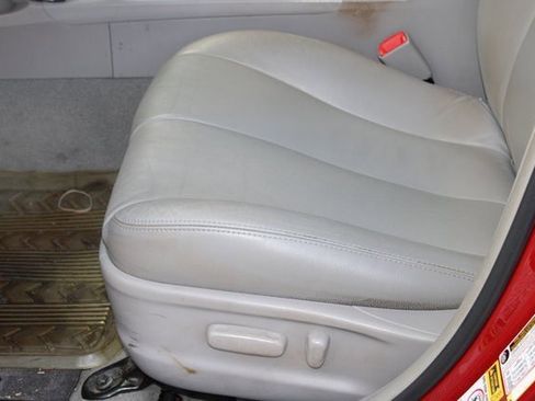 Used 2010 Toyota Camry image 12