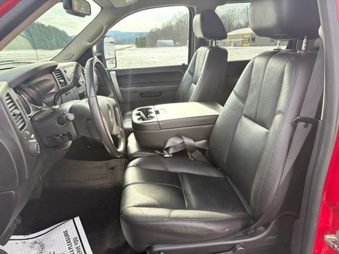 Used 2011 Chevrolet Silverado 2500 LT w/ Interior Plus Package image 10