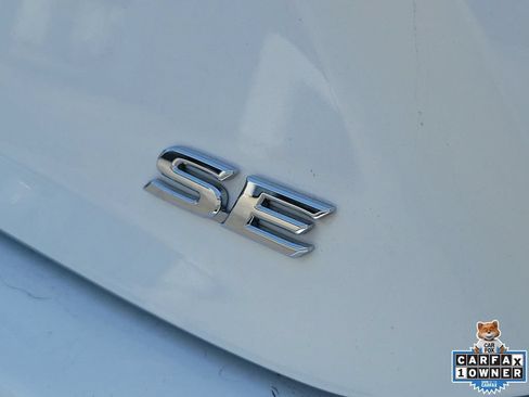 Used 2025 Toyota Camry SE FWD image 8