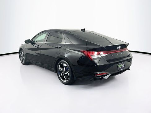 Used 2022 Hyundai Elantra SEL w/ Convenience + Premium Package FWD image 5