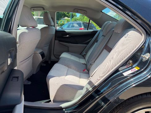 Used 2014 Toyota Camry LE FWD image 12