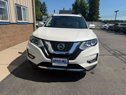 Used 2018 Nissan Rogue SL w/ Premium Package AWD/4WD image 2