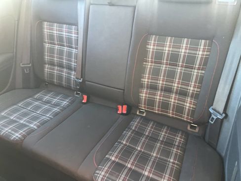 Used 2011 Volkswagen Golf 2-Door image 17