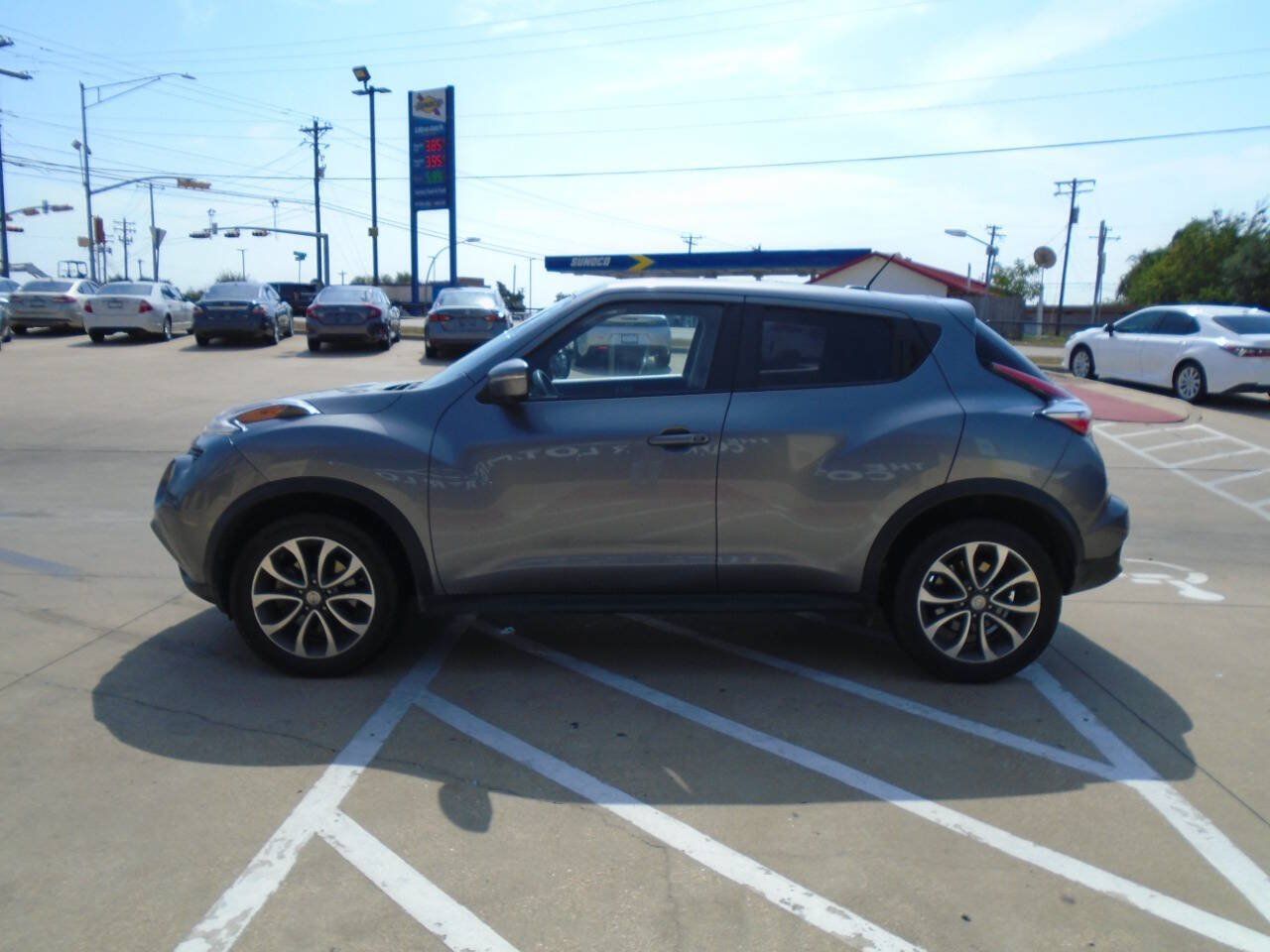 Used 2017 Nissan Juke SL FWD image 3