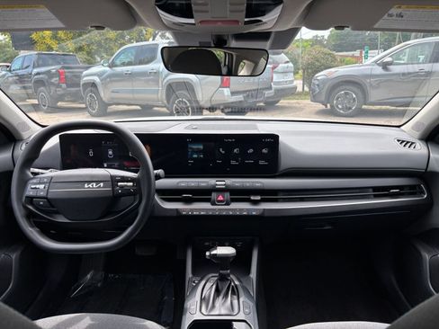Used 2025 Kia K4 FWD image 30