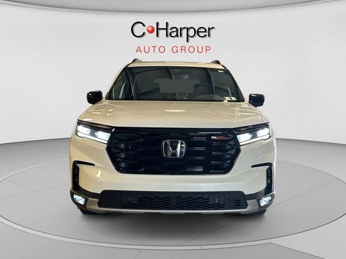 Certified 2024 Honda Pilot TrailSport image 8