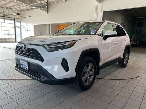 Used 2024 Toyota RAV4 XLE w/ Convenience Package image 28