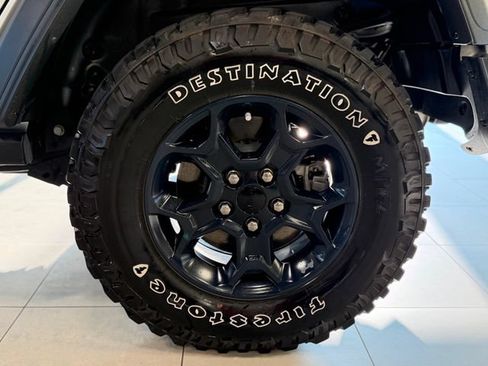 Used 2023 Jeep Wrangler Unlimited w/ Cold Weather Group AWD/4WD image 39