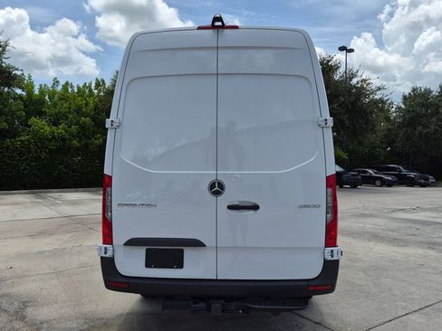 Used 2026 Mercedes-Benz Sprinter 2500 image 6