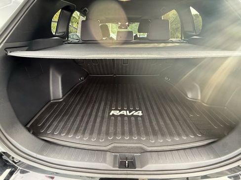 Used 2023 Toyota RAV4 SE image 41