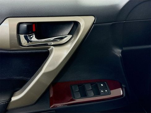 Used 2018 Lexus GX 460 image 12