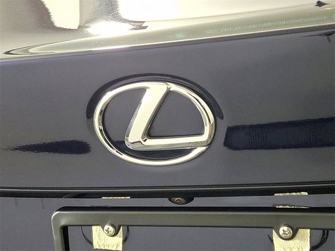 Used 2018 Lexus IS 300 AWD image 34