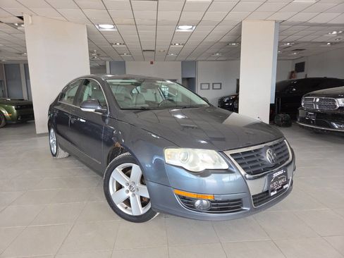 Used 2009 Volkswagen Passat Komfort FWD image 1