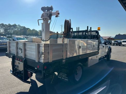 Used 2017 Ford F550 2WD Crew Cab Super Duty image 4