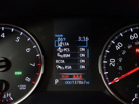 Used 2021 Toyota RAV4 XLE Premium FWD image 16
