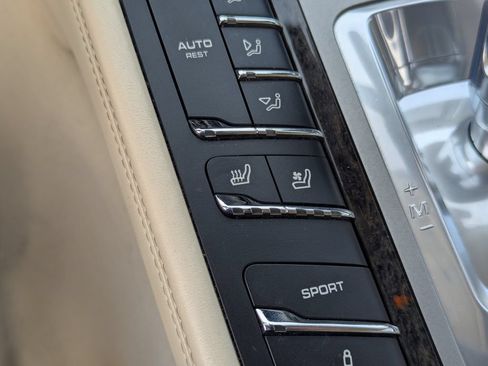 Used 2010 Porsche Panamera Turbo AWD/4WD image 19