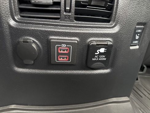 Used 2024 Nissan Titan Platinum Reserve w/ Moonroof Package image 23