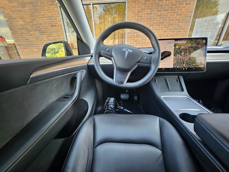 Used 2024 Tesla Model Y Long Range RWD image 4