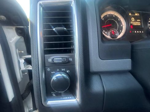 Used 2016 RAM 1500 Classic SLT RWD image 14