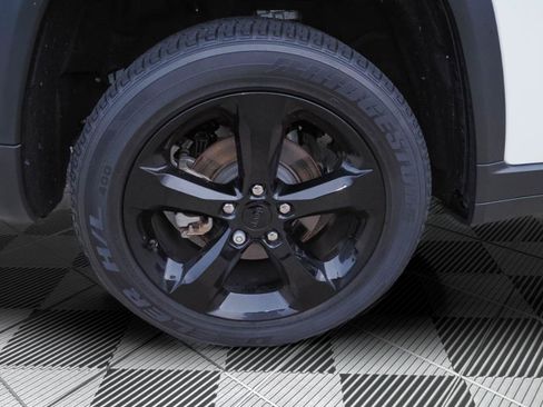 Used 2023 Jeep Grand Cherokee Altitude AWD/4WD image 36