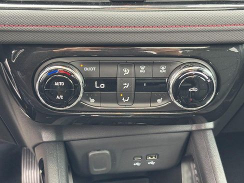 Used 2025 Chevrolet TrailBlazer RS w/ Convenience Package image 22